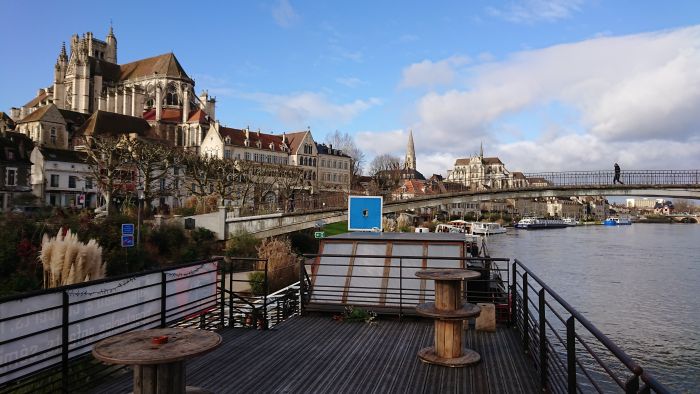 Aménagement d'une péniche (Auxerre 89 Yonne)